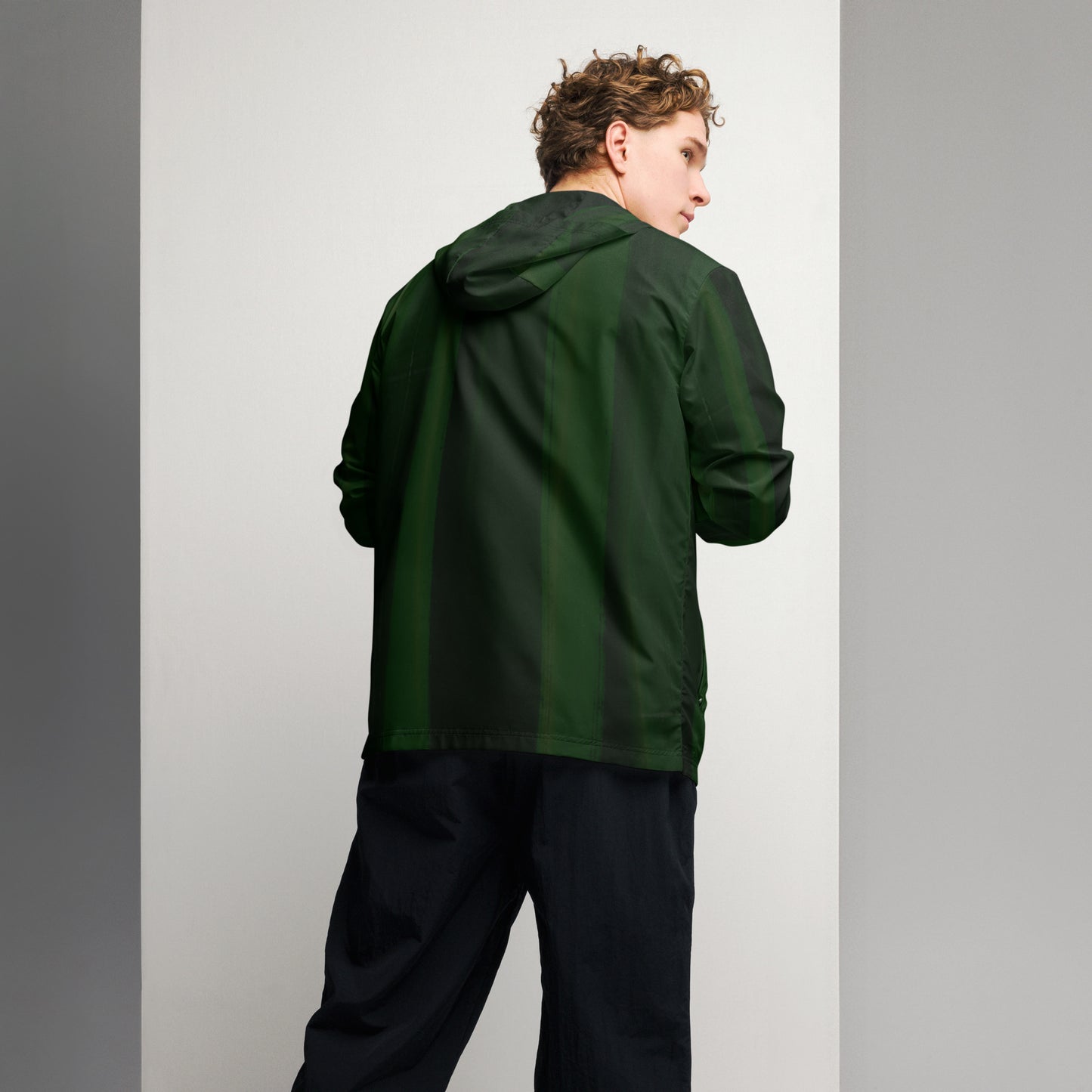 Dark Green Water-Resistant Windbreaker: Men's Lightweight Mesh-Lined Jacket